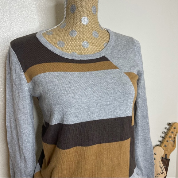 Frock Shop Grey Abstract Stripe Browns Side Slit Small Sweater - Picture 2 of 10